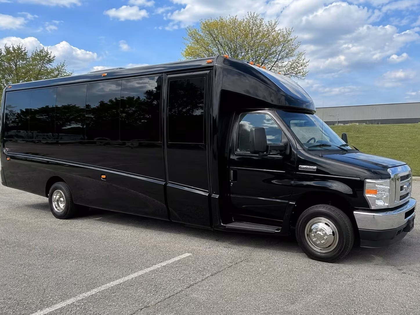 farmington hills concert music festival bus rentals