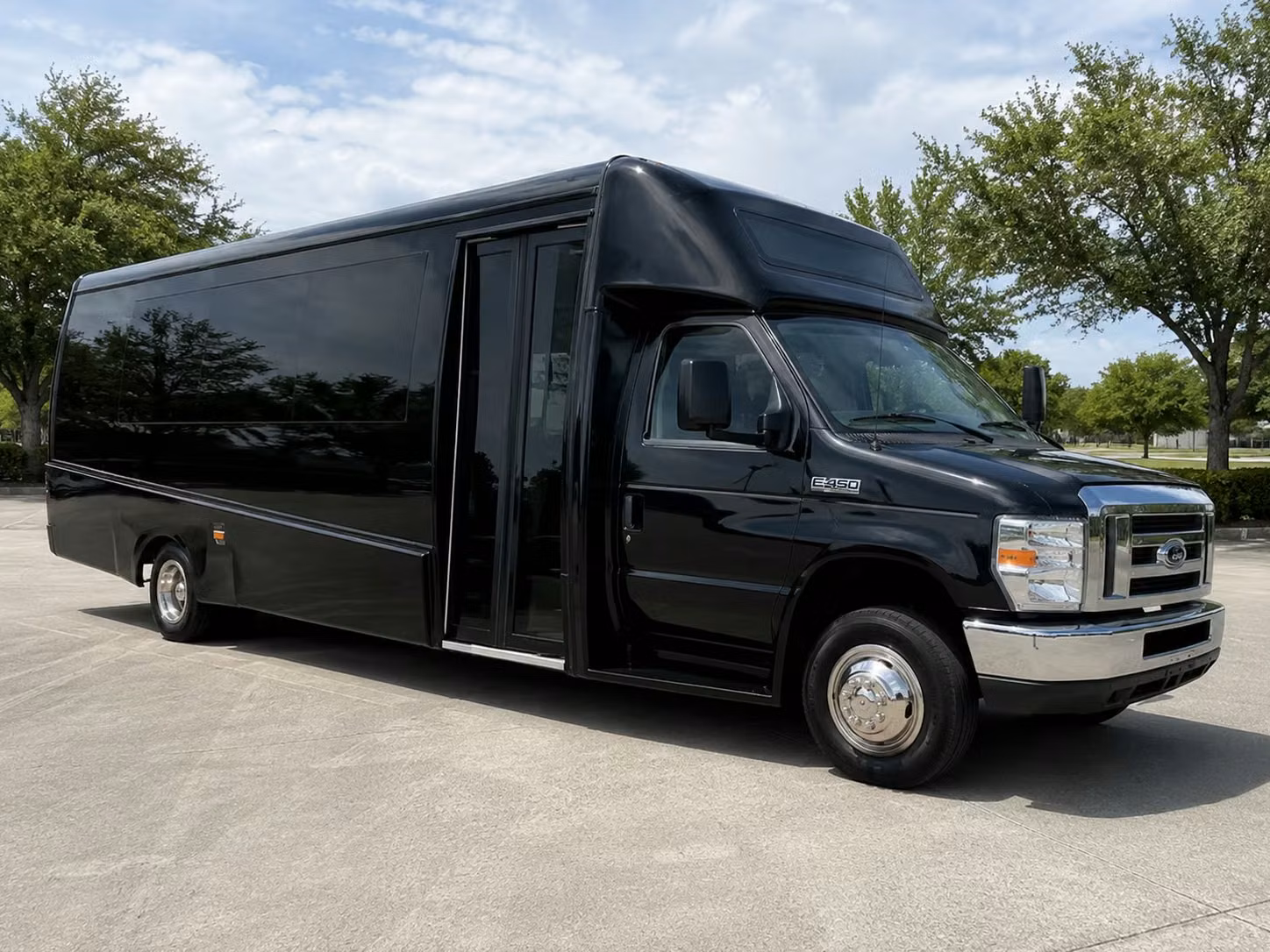 minibus rentals in farmington hills for smaller prom groups who want the vip treatment
