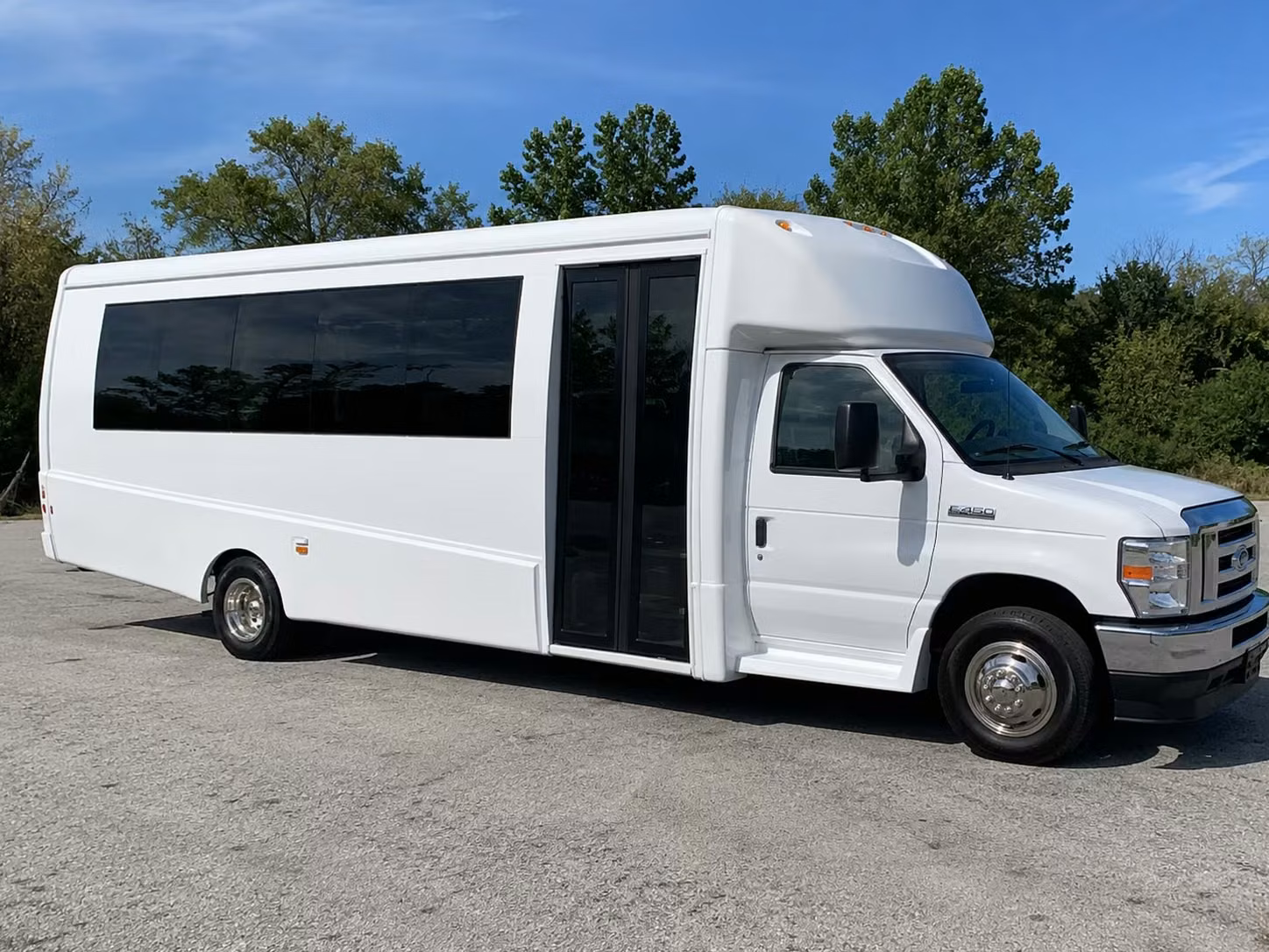 party buses for farmington hills prom night that keep the energy going all night long
